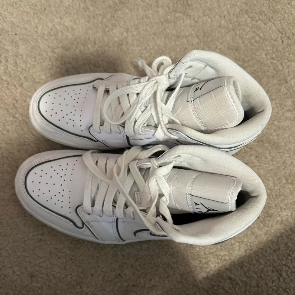 Jordan 1 Mid Iridescent Reflective Shoes - Picture 5 of 8